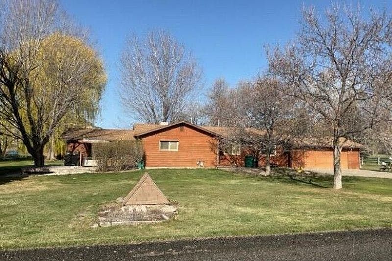 1st image of 3712 County Road 214