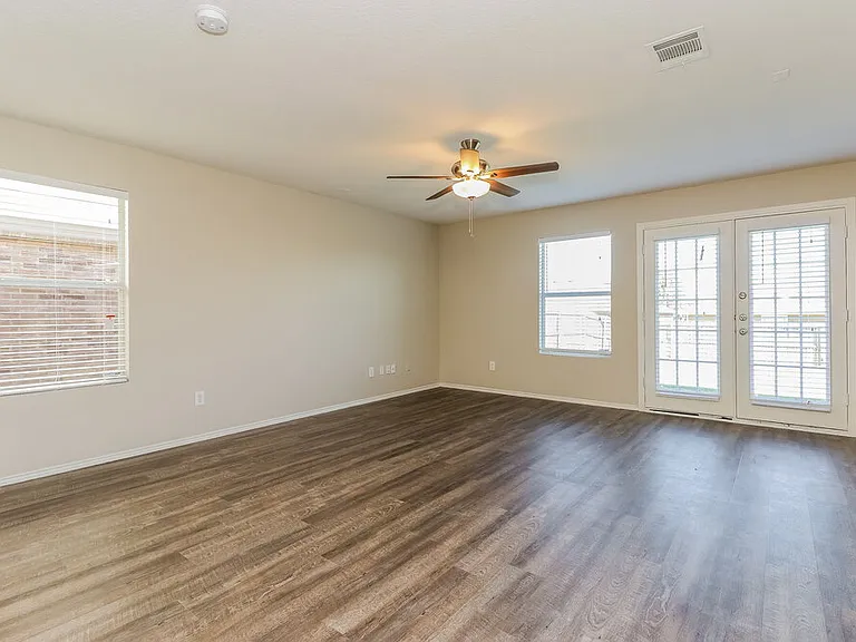 7128 Little Mohican Dr — Photo 2