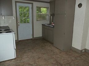 4th image of 521 10th Street Dr NW