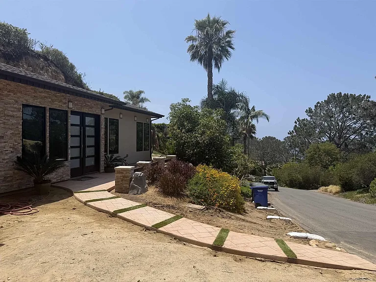 341 Hidden Pines Rd — Photo 10