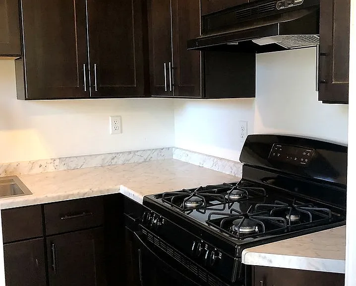 170 Summit Ave — Photo 4