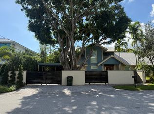 704 NE 1st Ct, Delray Beach, FL 33483