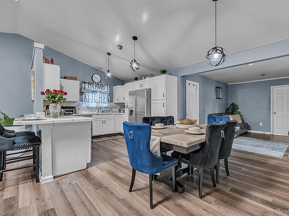 5th image of 27116 Warner Ave