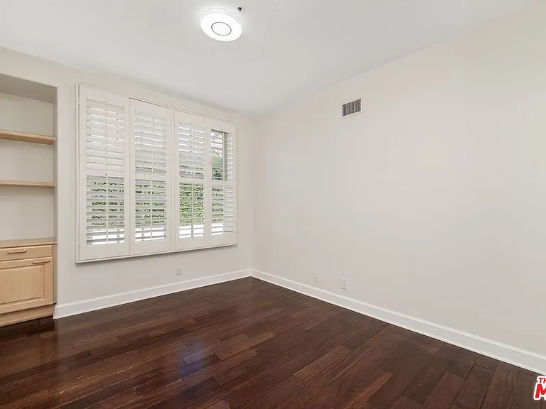 11815 Folkstone Ln — Photo 37