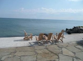 3230 Edgemere Dr, Rochester, NY 14612