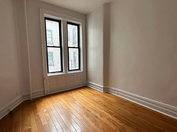 4th image of 2224 Amsterdam Ave APT 43A