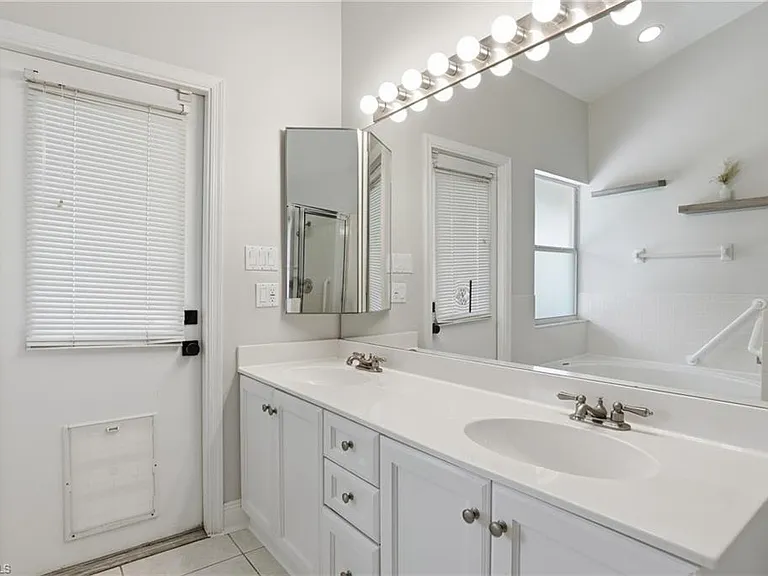 670 Lambton Ln — Photo 14