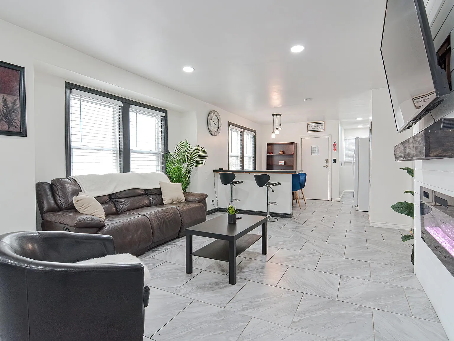 343 New York Ave — Photo 3