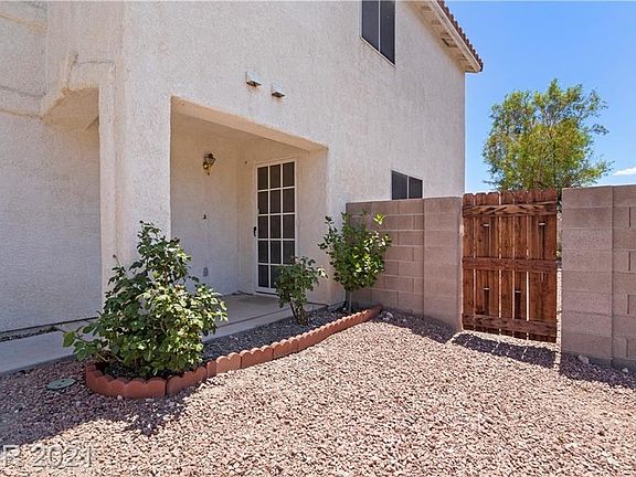 2nd image of 1033 Flora Plum Ct