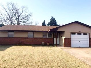 709 Quapaw Dr, Enid, OK 73701