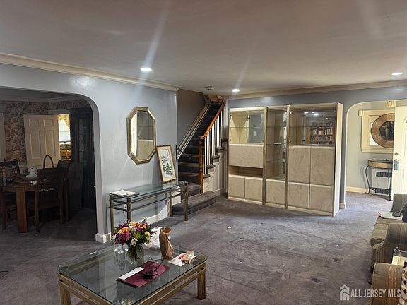 5th image of 905 Stelle Ave