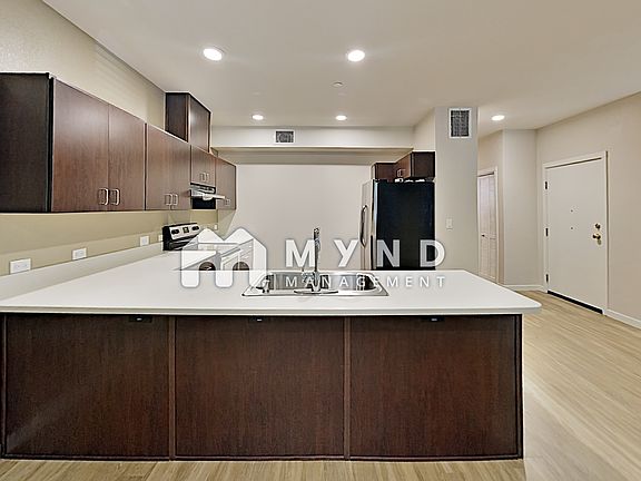 5th image of 519 T St Unit 101