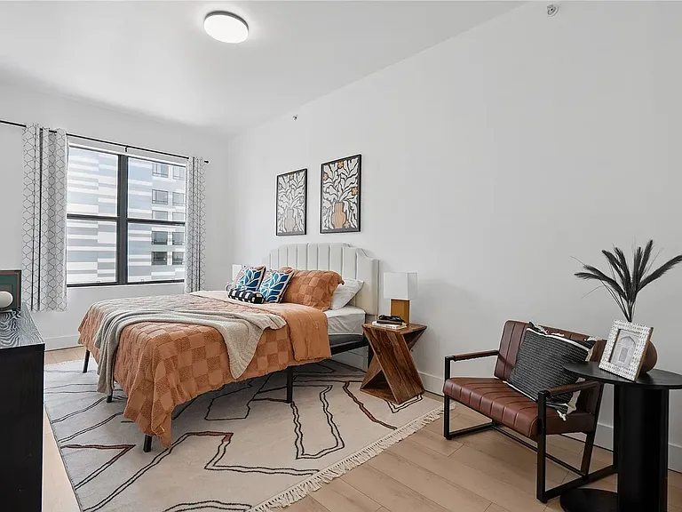 400 E Locust St #213 — Photo 14
