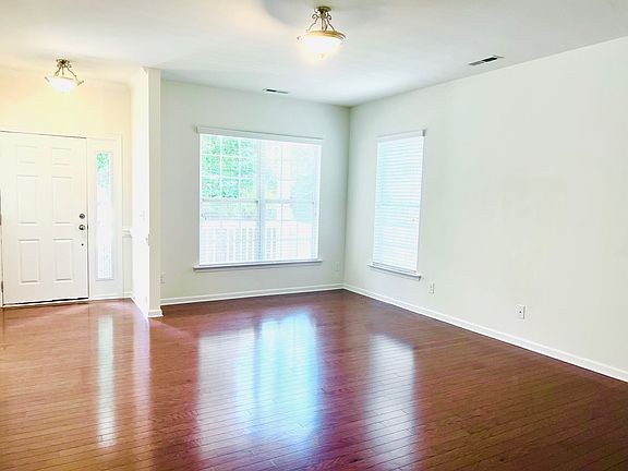 4th image of 10425 Royal Winchester Dr