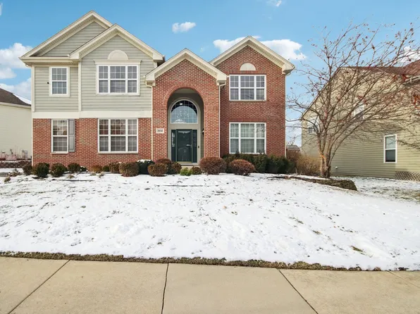 2930 Kelly Dr, Elgin, IL 60124