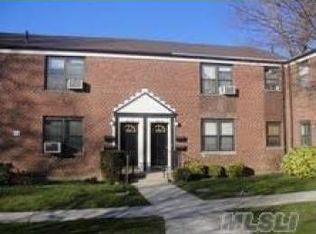 19643 69th Ave, Fresh Meadows, NY 11365