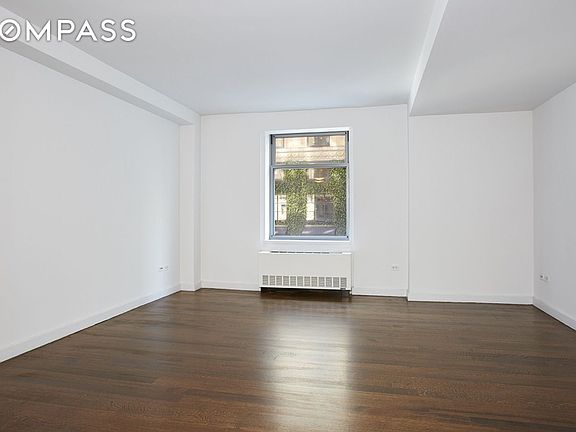 4th image of 100 W 58th St APT 2C