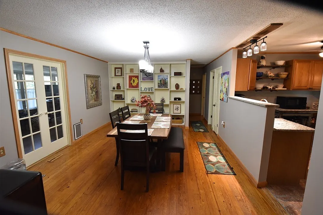 2 bed, 1500 sqft, $1,650 — Photo 1