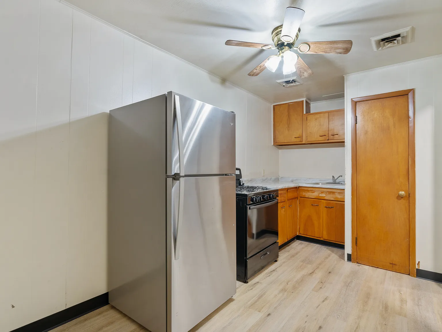 441 - 443 - 445 Library Street - 443 Apt. 1 — Photo 1