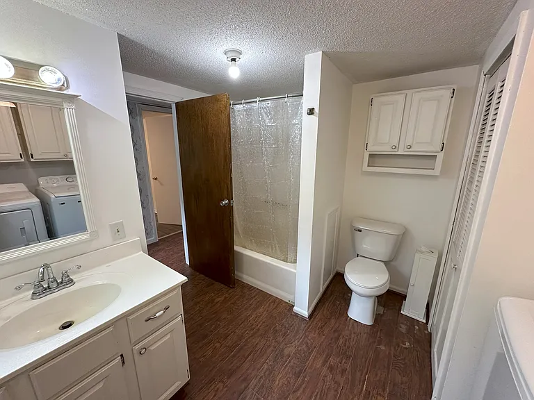 214 W Church St — Photo 17