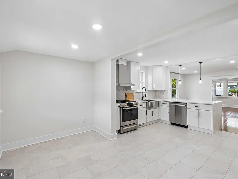 114 Conestoga Rd — Photo 23