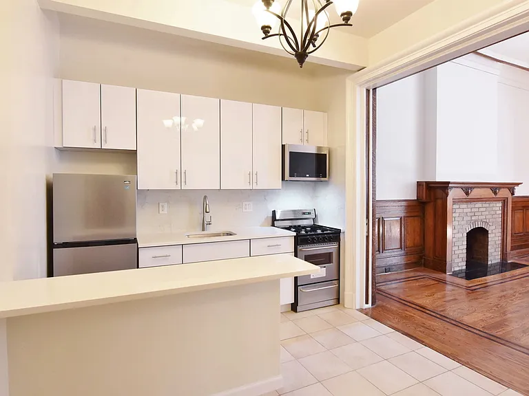 62 E 66th St #2R — Photo 12