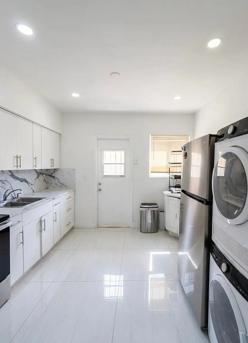 2 bed, 850 sqft, $2,400 — Photo 4
