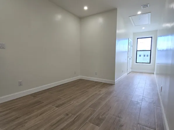 72 Van Dyke Street image 7 of 17