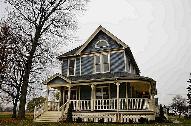 1st image of 402 W College Ave