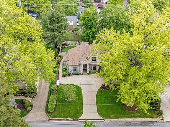 3rd image of 312 Rotary St