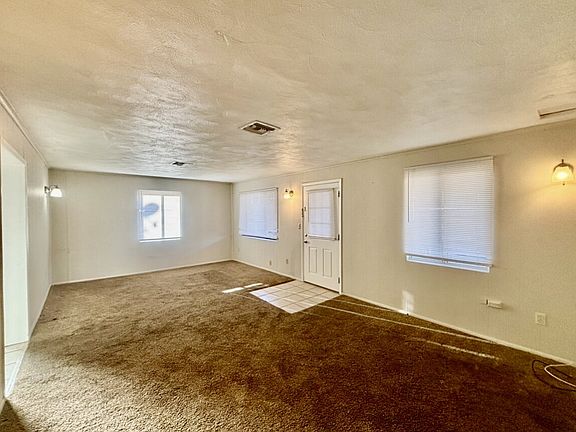 4th image of 131 W Pastime Rd