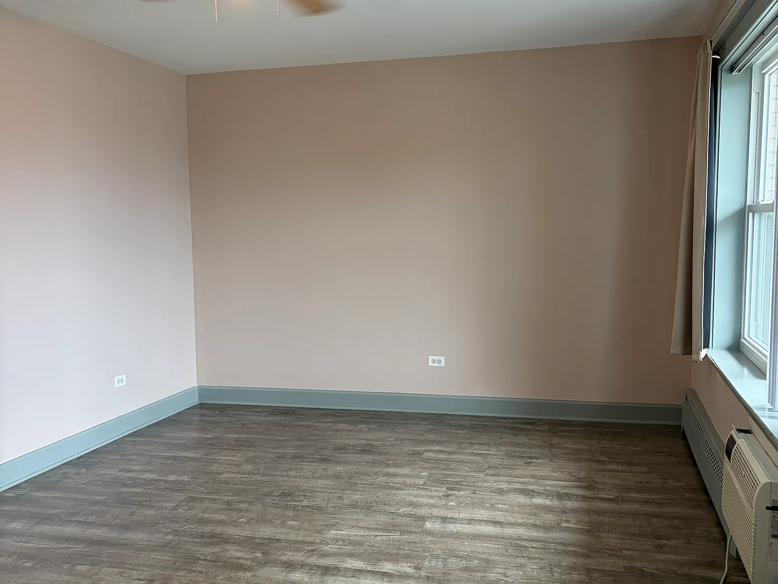 1 bed, 750 sqft, $1,100 — Photo 3
