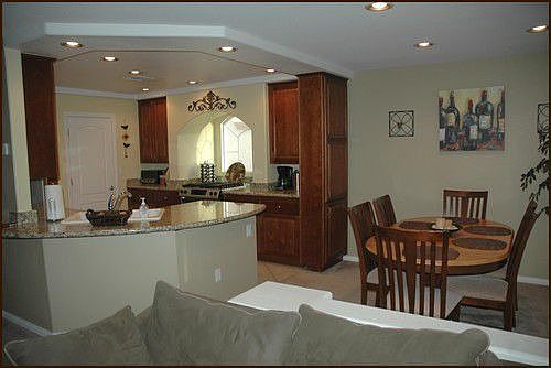 Kitchen/Dining Area