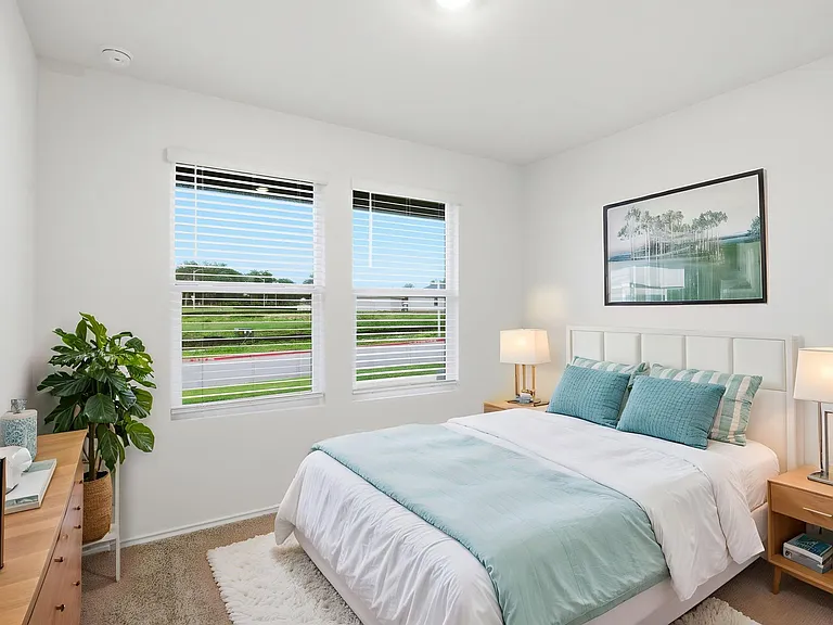 306 Constanza Trl — Photo 18