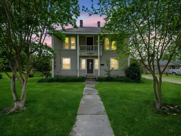 1005 W Clayton St, Dayton, TX 77535