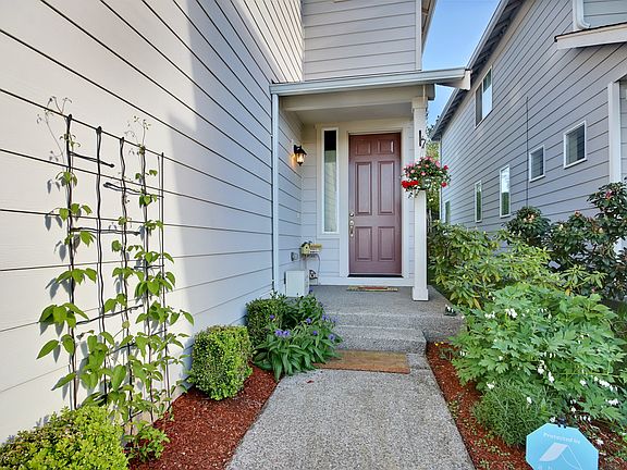 4th image of 9826 187th Street Ct E