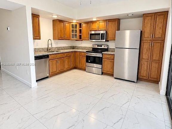 4th image of 8760 SW 133rd Avenue Rd APT 302