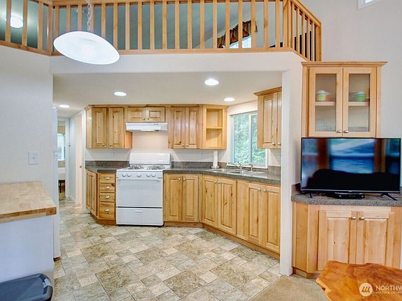 3rd image of 20 Goldrush Road