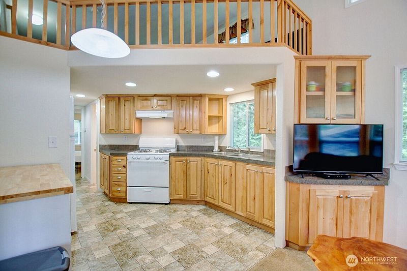3rd image of 20 Goldrush Road