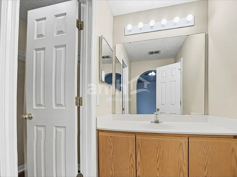 7861 Harbor Bend Cir — Photo 10