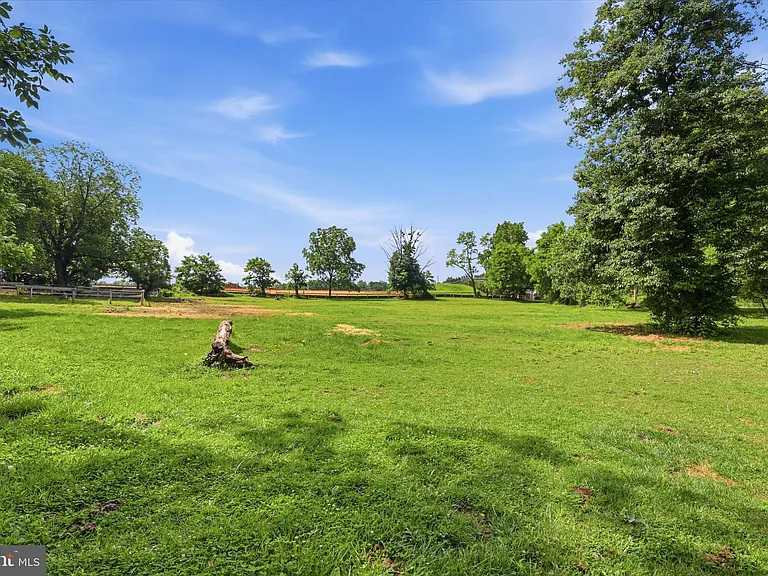 8606 Yellow Springs Rd — Photo 37