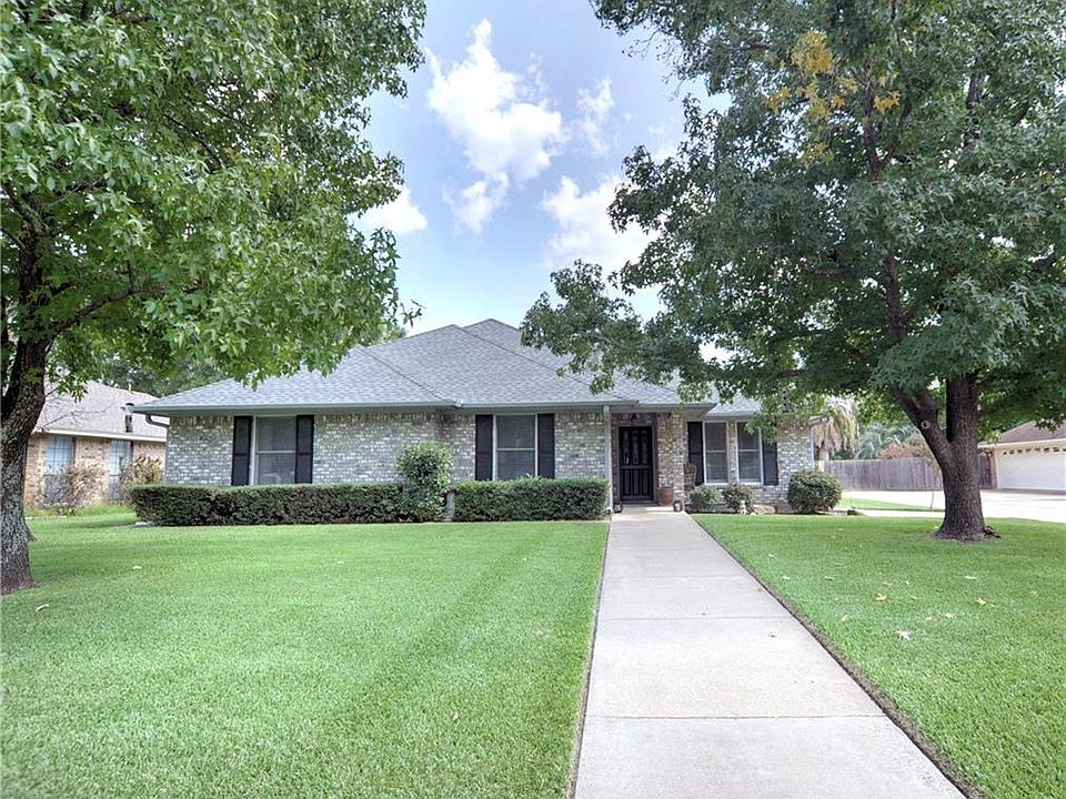 1st image of 2502 Saint Andrews Dr