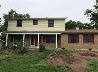 805 Wild Hickory Ln, Ballwin, MO 63021