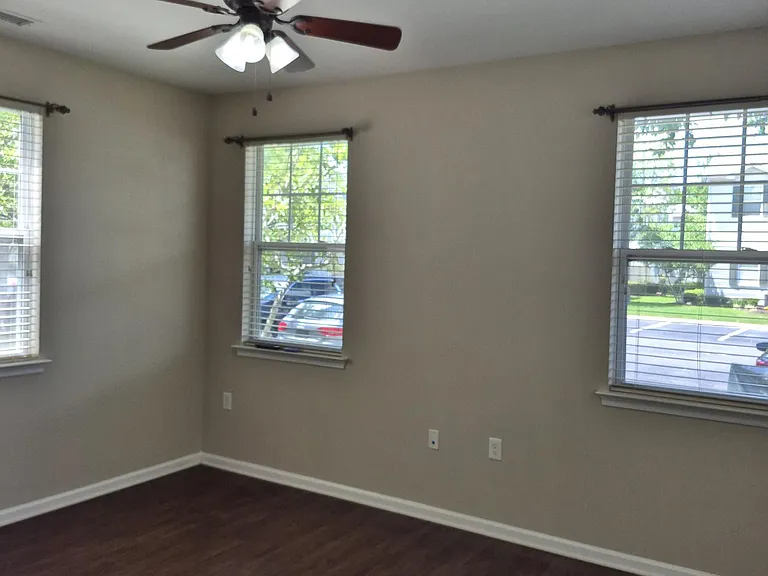1325 Emsworth Dr — Photo 19