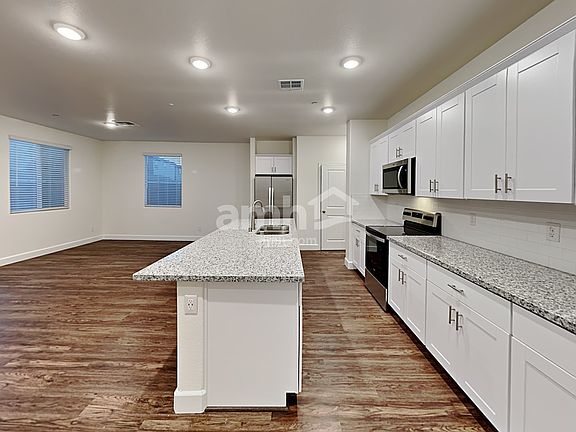 5th image of 299 Cape Seville Pl