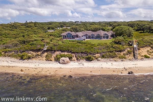 Phenomenal waterfront location