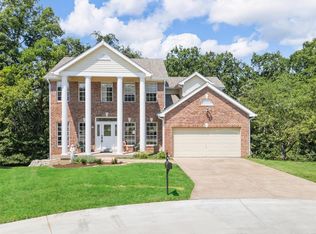 1315 Oak Borough Dr, Ballwin, MO 63021