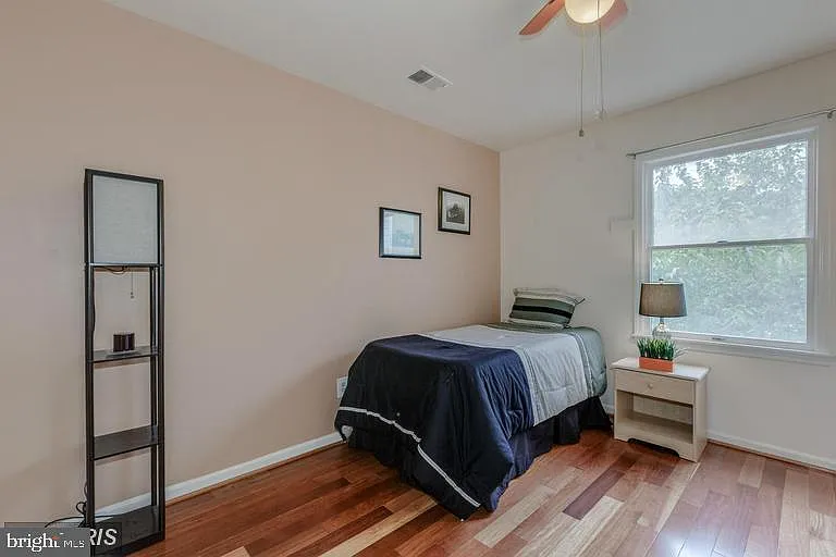 5820 Silchester St — Photo 7