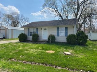 806 W John Adams Ave, Altamont, IL 62411