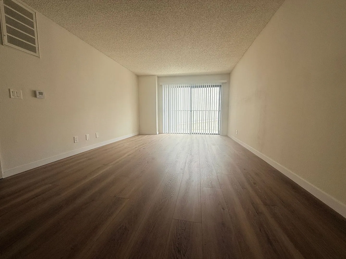 10418 Scoville Ave — Photo 4